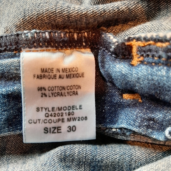 Guess Jeans - Picture 4 of 5